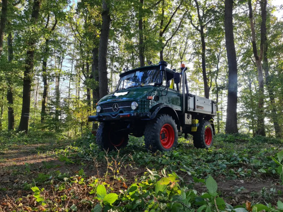 Unimog 406 – Ansicht 1